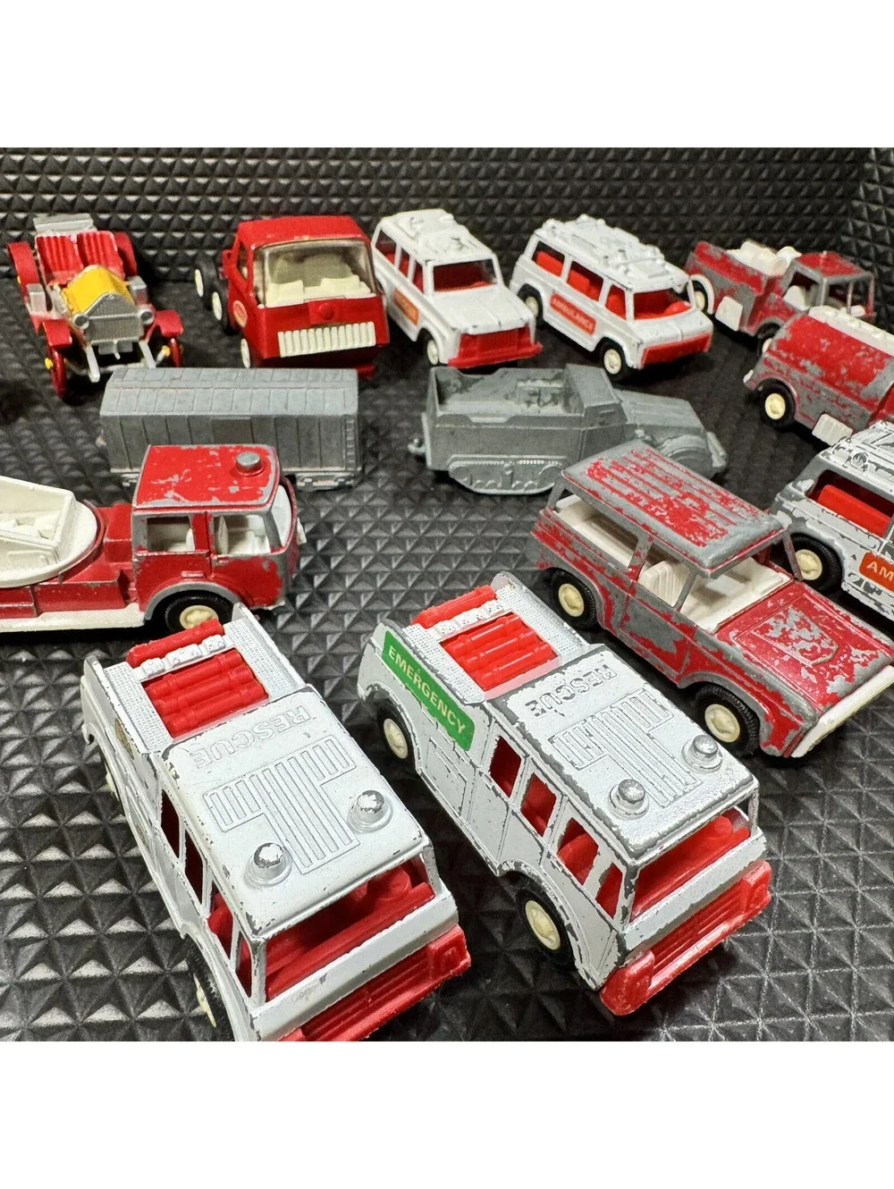 15 Vtg Tonka, Tootsie Toys, Gowland Cars Trucks Ambulance Fire Truck Cast Metal